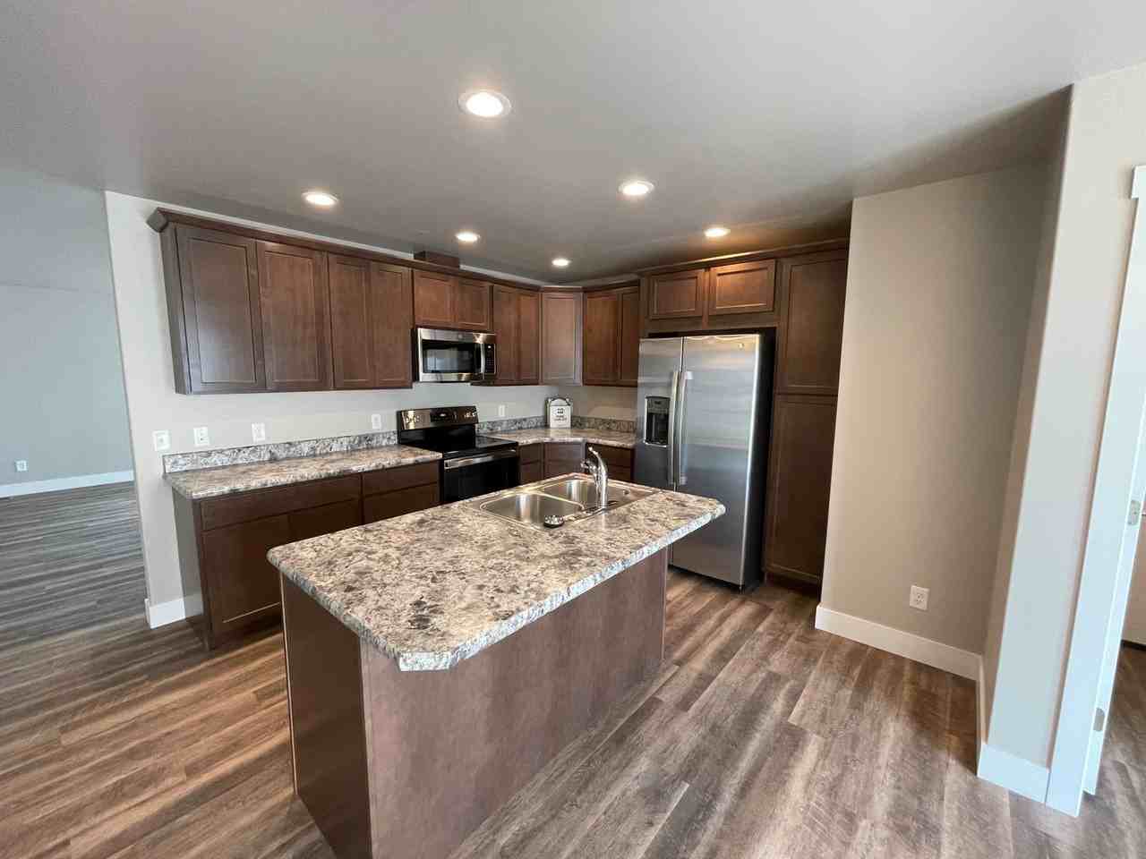 2111 Morocco Dr - Photo 3 of 14