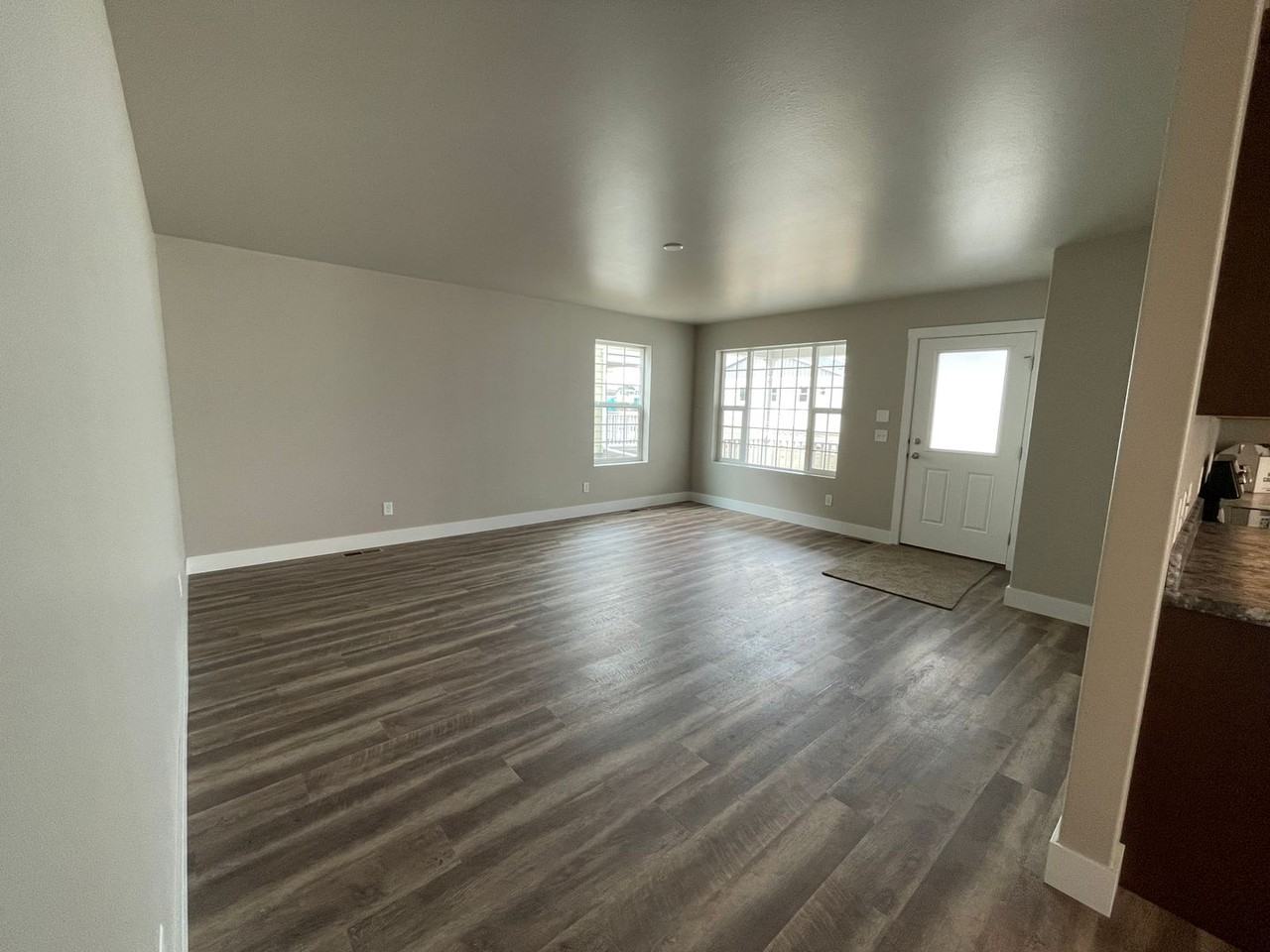 2111 Morocco Dr - Photo 5 of 14