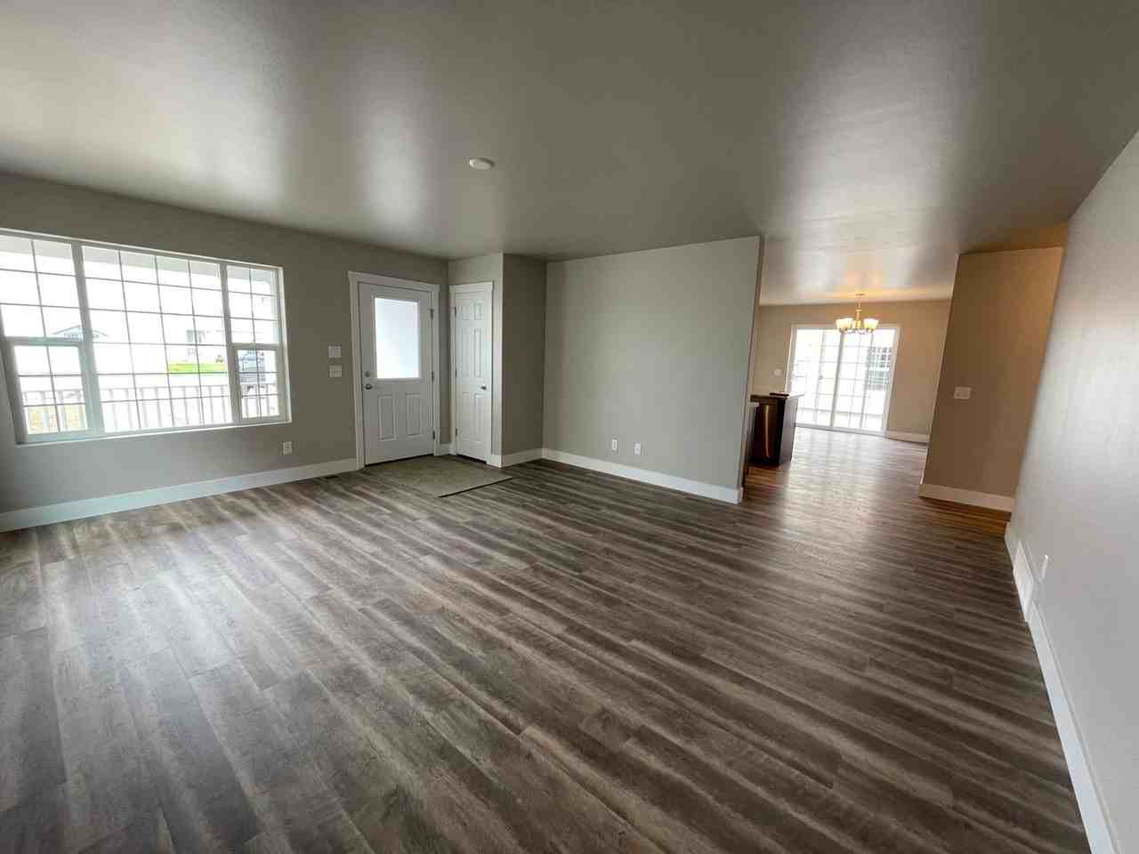 2111 Morocco Dr - Photo 6 of 14