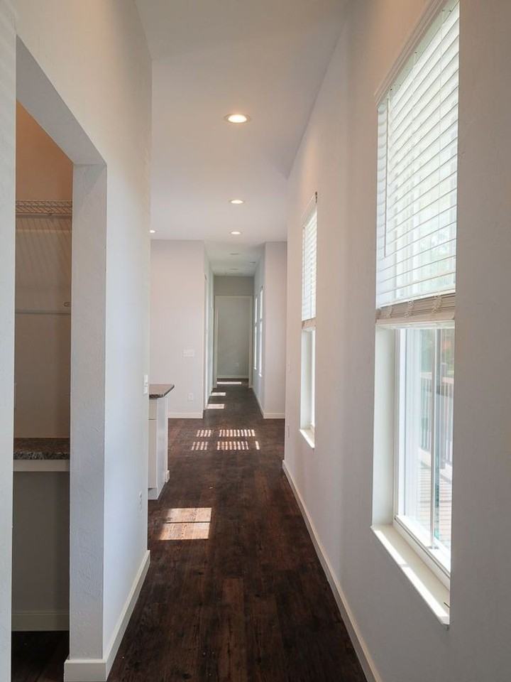 779 Nw 9th St - Photo 7 of 20