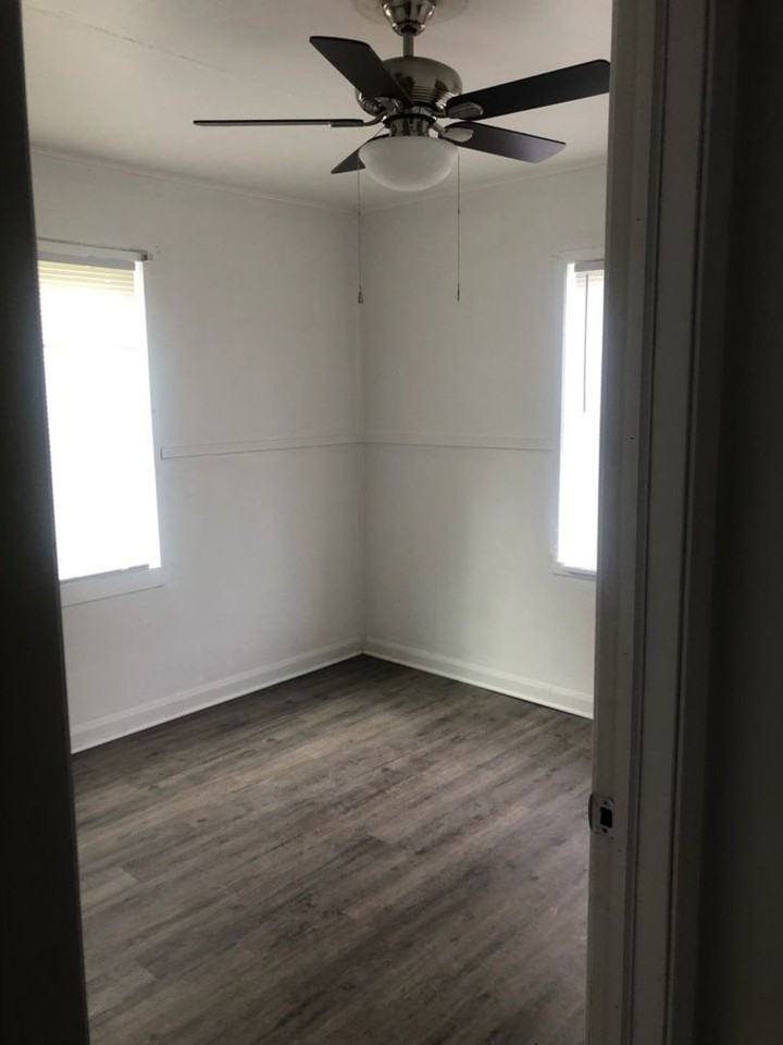 2725 Bard Ave - Photo 3 of 5