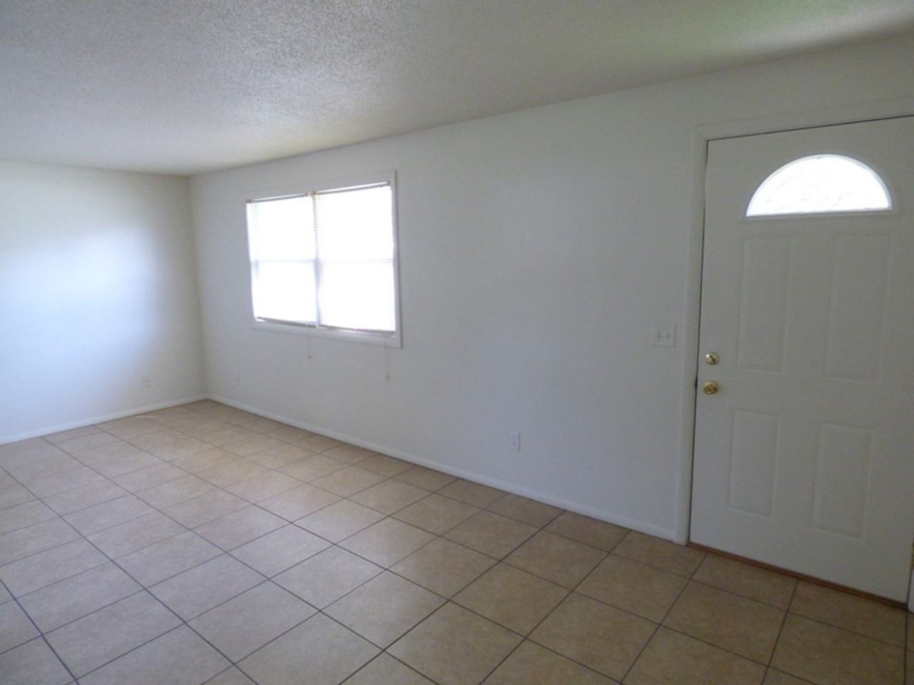 5920 Winter St - Photo 2 of 19