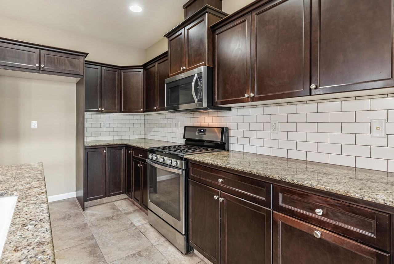 3475 Bellaire Ave - Photo 6 of 29