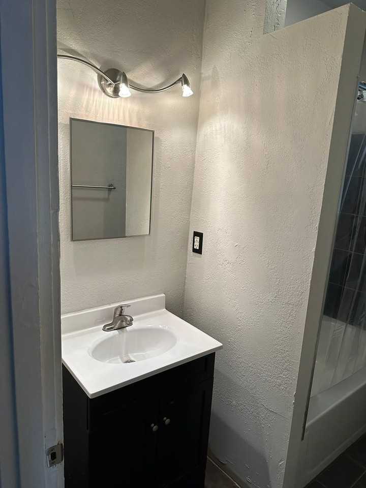 529 Walnut Street - Photo 2 of 26