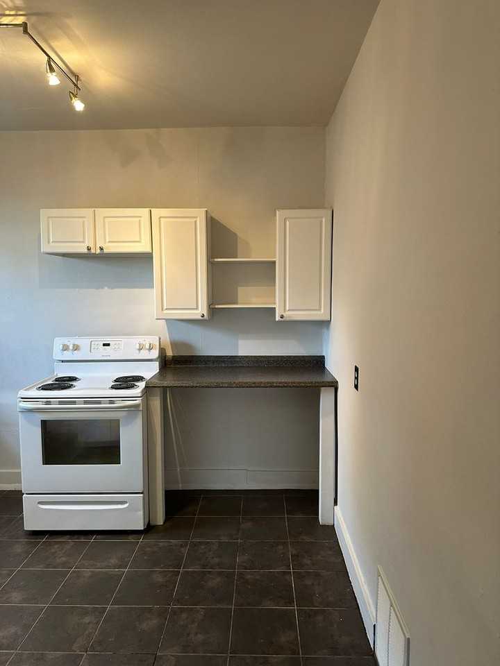 529 Walnut Street - Photo 5 of 26