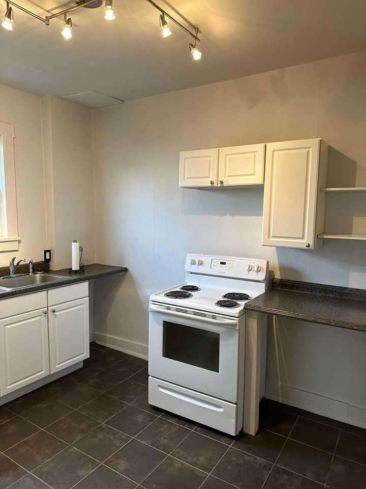 529 Walnut Street - Photo 6 of 26