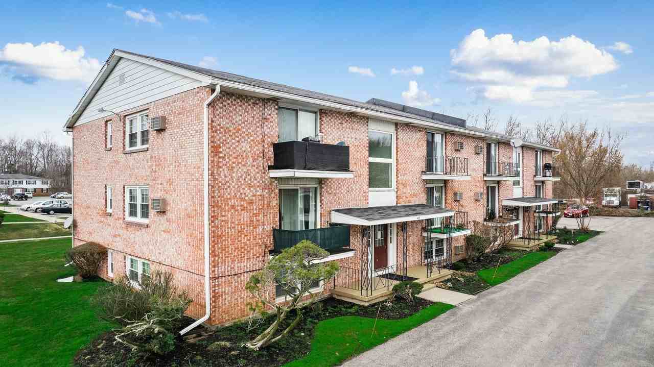 East Towne Apartments - Photo 6 of 7