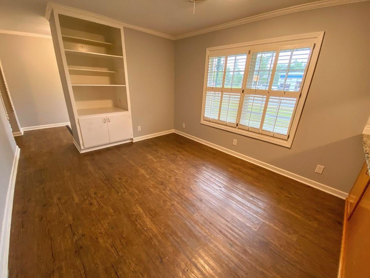 1217 Sam Houston Jones Pkwy - Photo 4 of 24