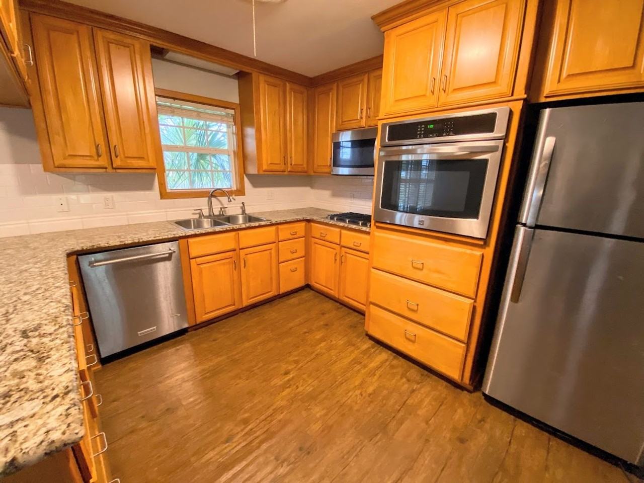 1217 Sam Houston Jones Pkwy - Photo 5 of 24