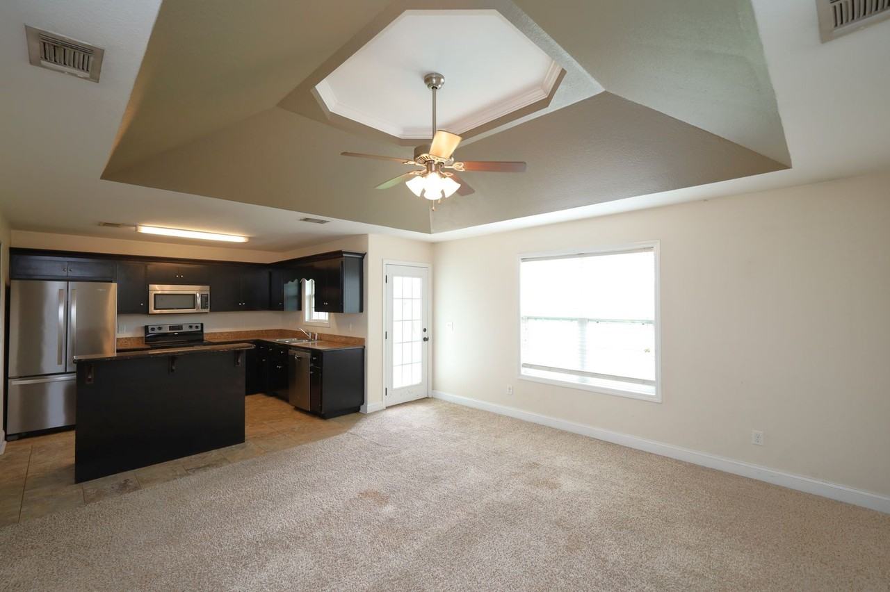 19 W Stanley Rd - Photo 4 of 11