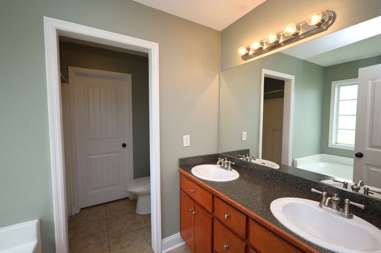 19 W Stanley Rd - Photo 6 of 11