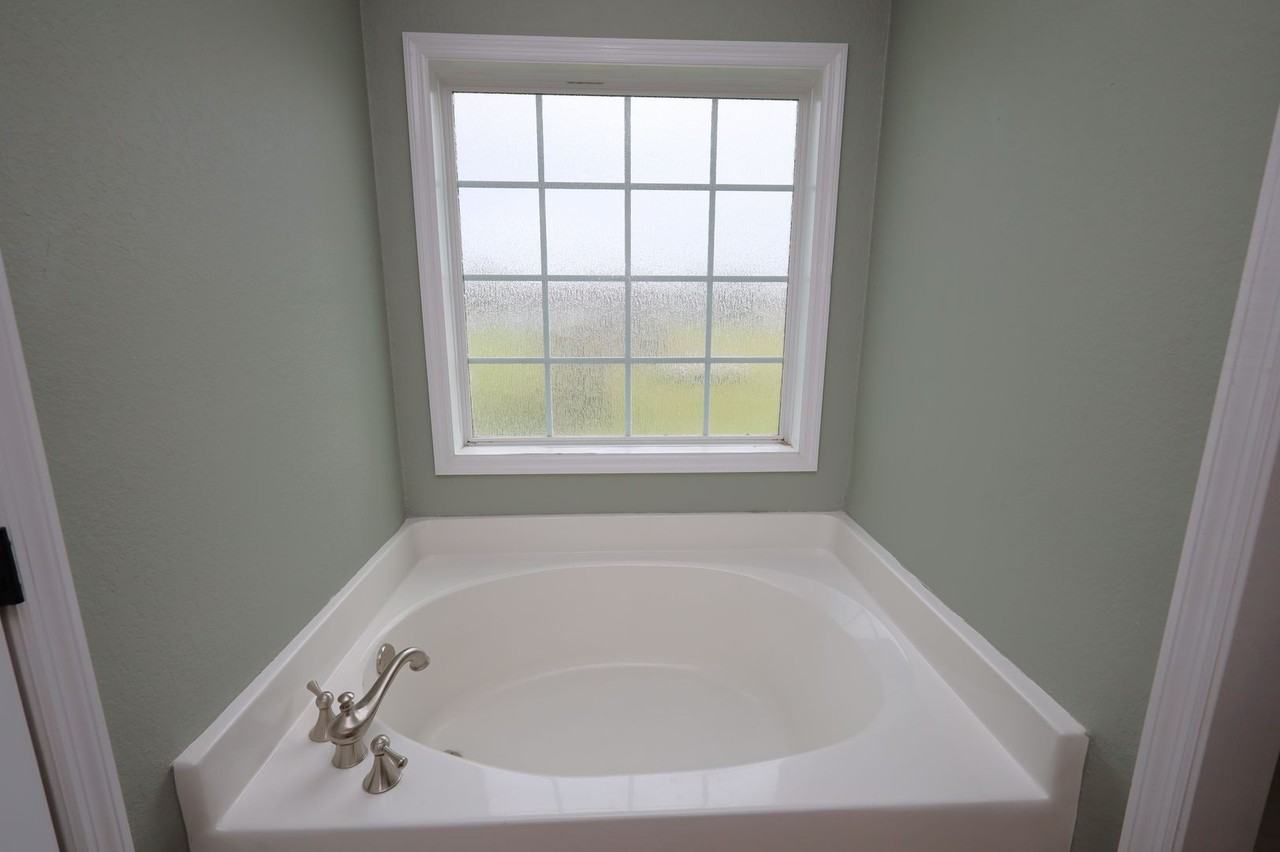 19 W Stanley Rd - Photo 7 of 11