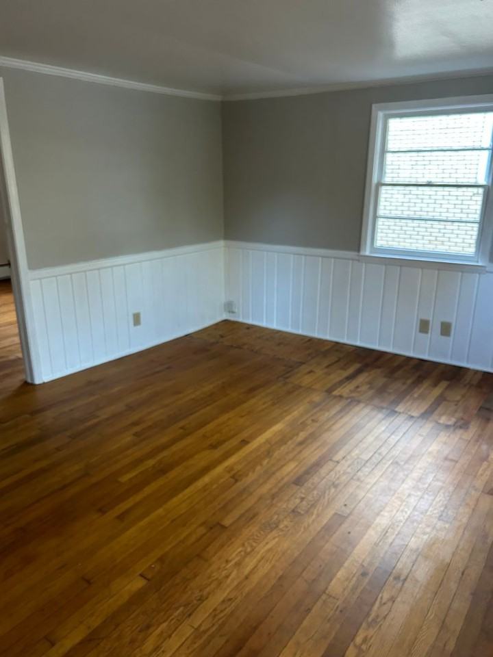 1608 Emerald St - Photo 3 of 9