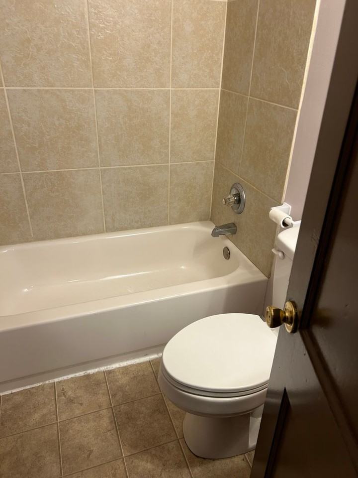 1608 Emerald St - Photo 5 of 9