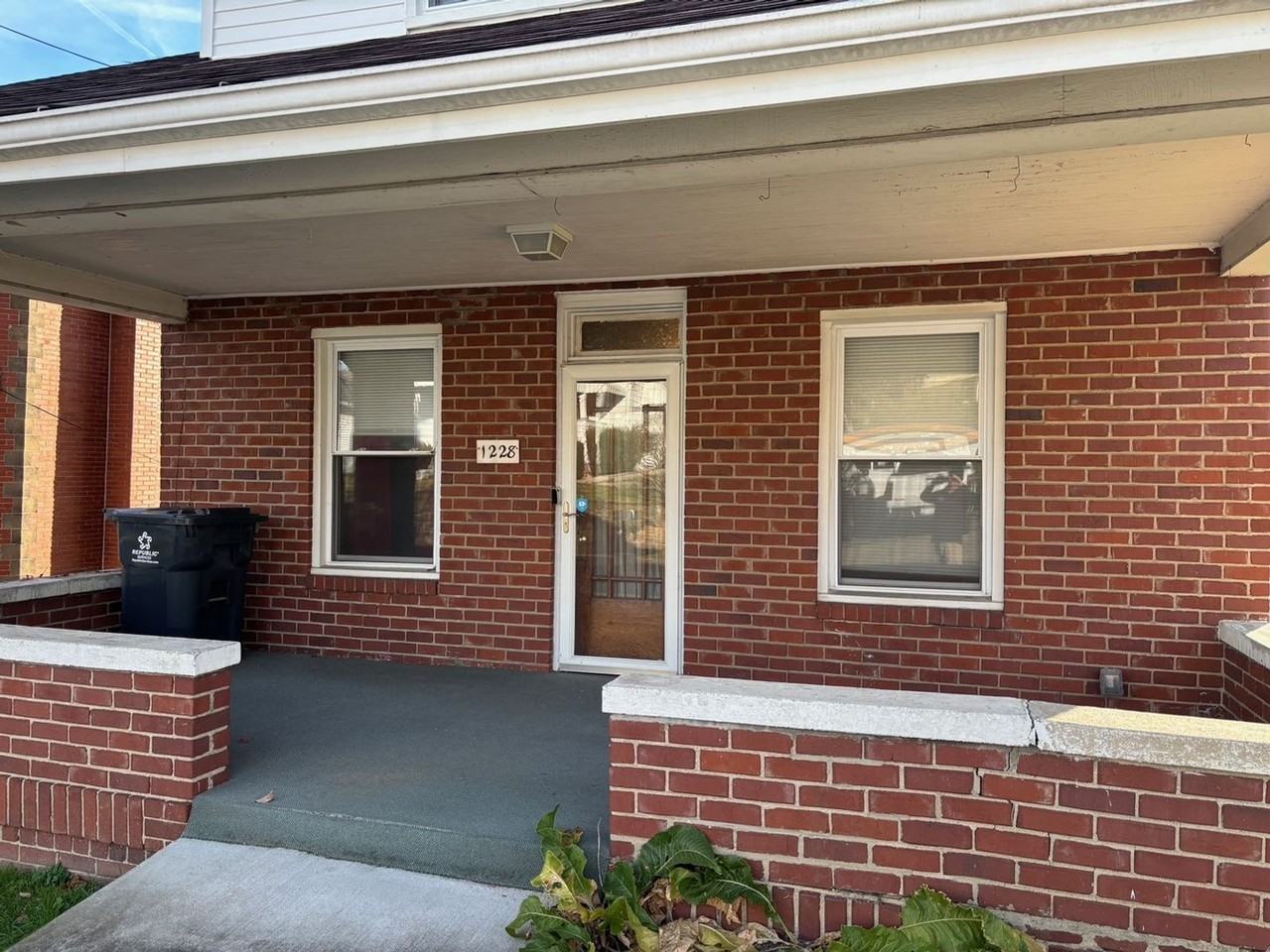 1228 Richwood Ave - Photo 2 of 13