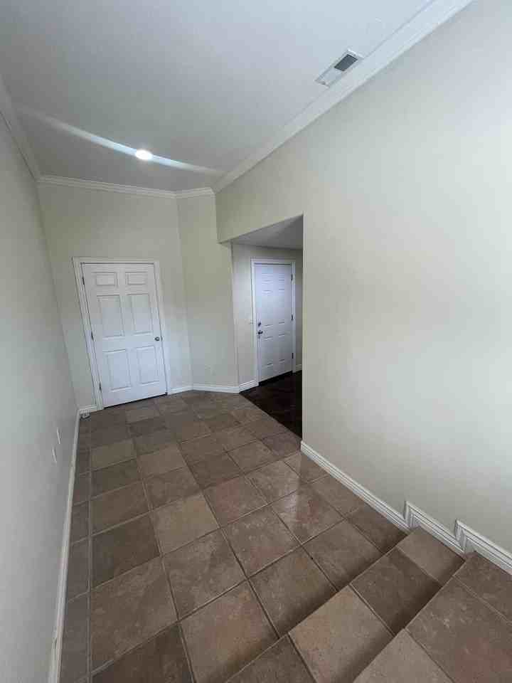4010 Quail Run - Photo 3 of 14