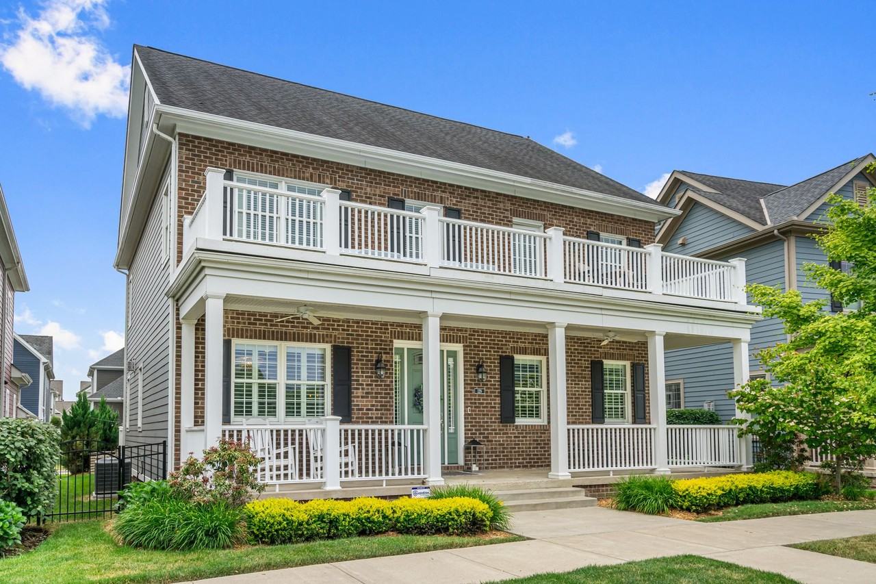 129 1st St - Photo 2 of 38