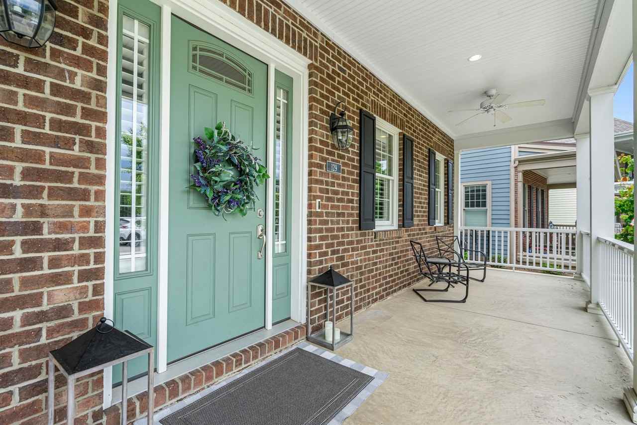 129 1st St - Photo 3 of 38