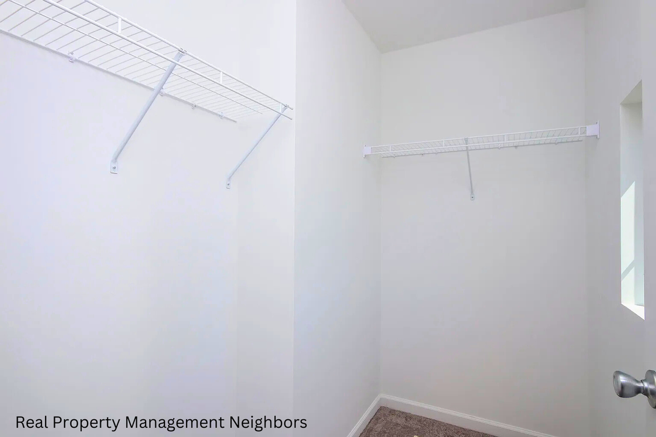 701 Petoskey Stone Dr Sw - Photo 2 of 22