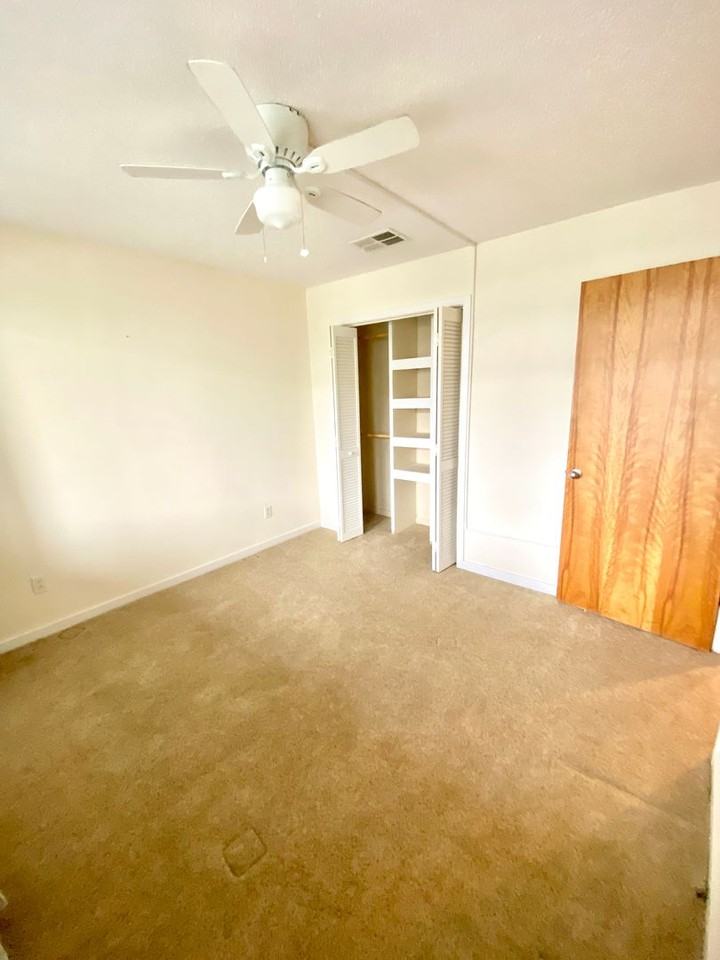 6112 Harbourside Dr - Photo 7 of 9