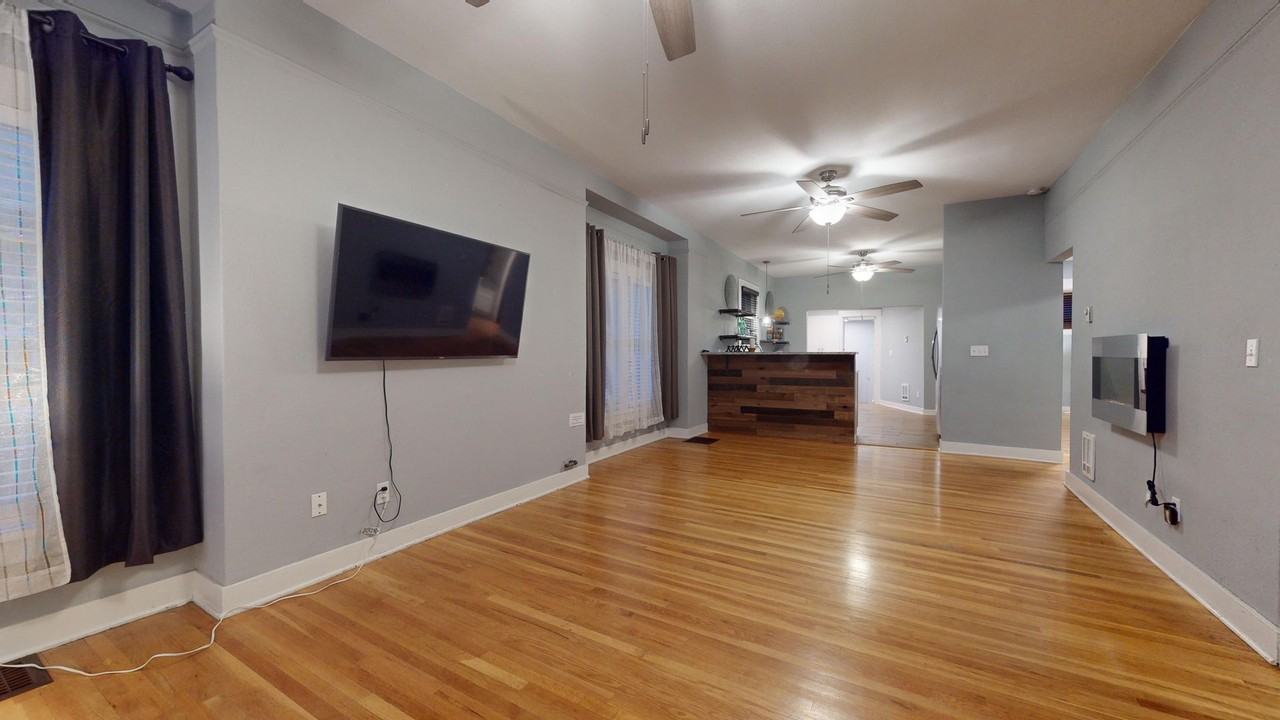 1511 8th Street - Photo 2 of 21