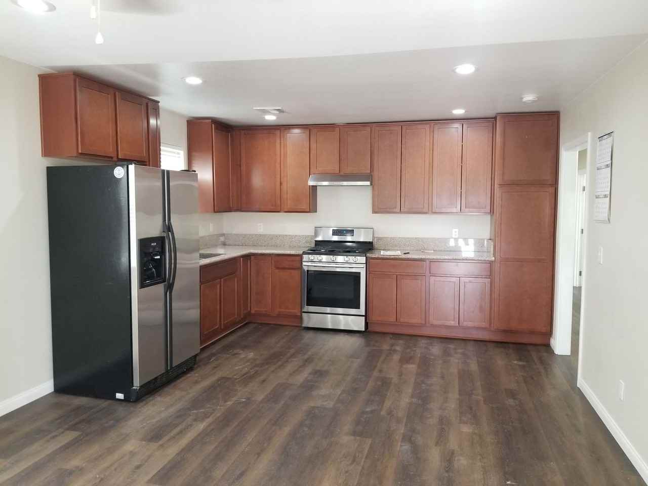 654 S Imperial Ave - Photo 2 of 11