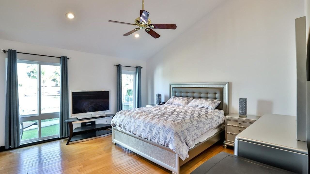 10761 Adams Cir - Photo 3 of 50