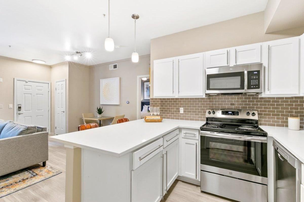 12500 Merit Dr - Photo 4 of 31