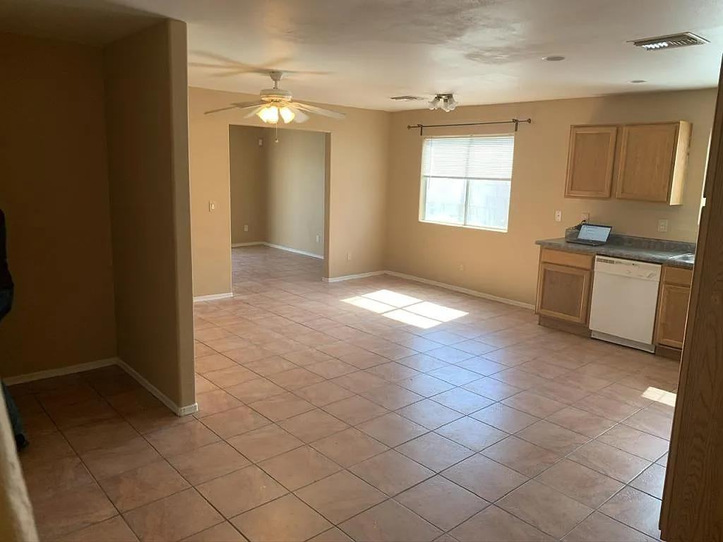 2511 E Pueblo Ave ##2 - Photo 6 of 12