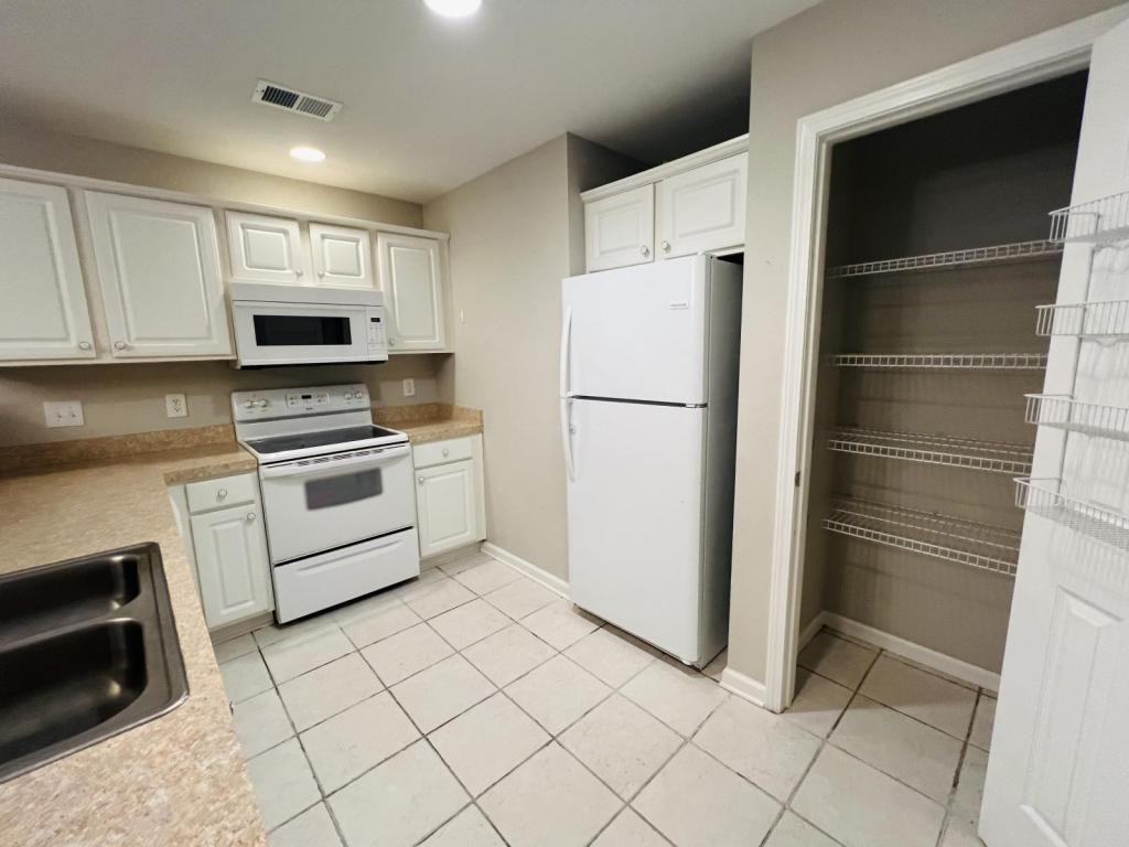 1208 River Oaks 24D - Photo 2 of 14