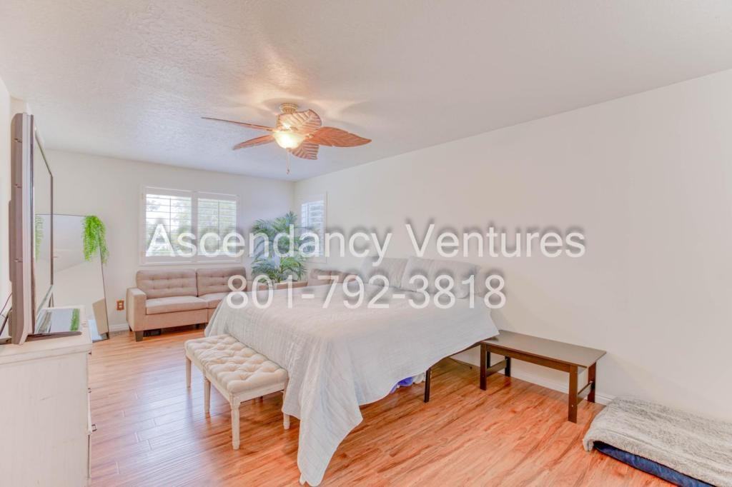 171 East Calais Lane - Photo 5 of 15