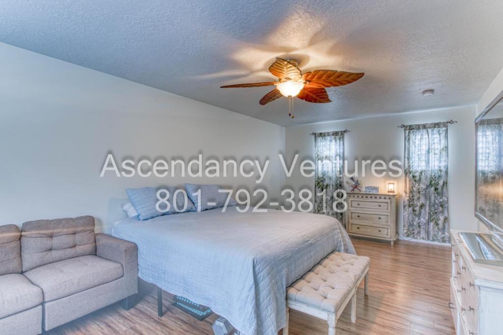 171 East Calais Lane - Photo 6 of 15