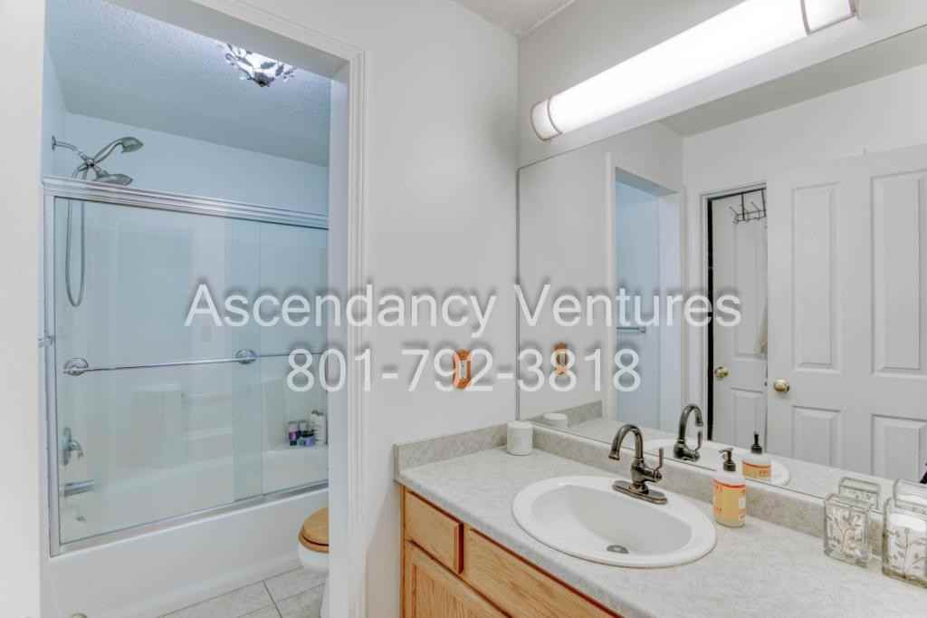 171 East Calais Lane - Photo 7 of 15