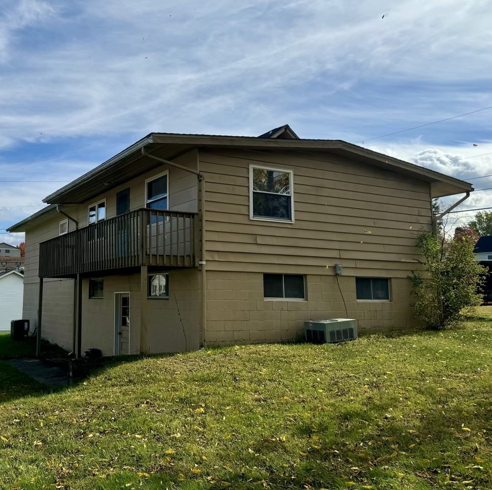 1476 Saratoga Ave - Photo 2 of 13