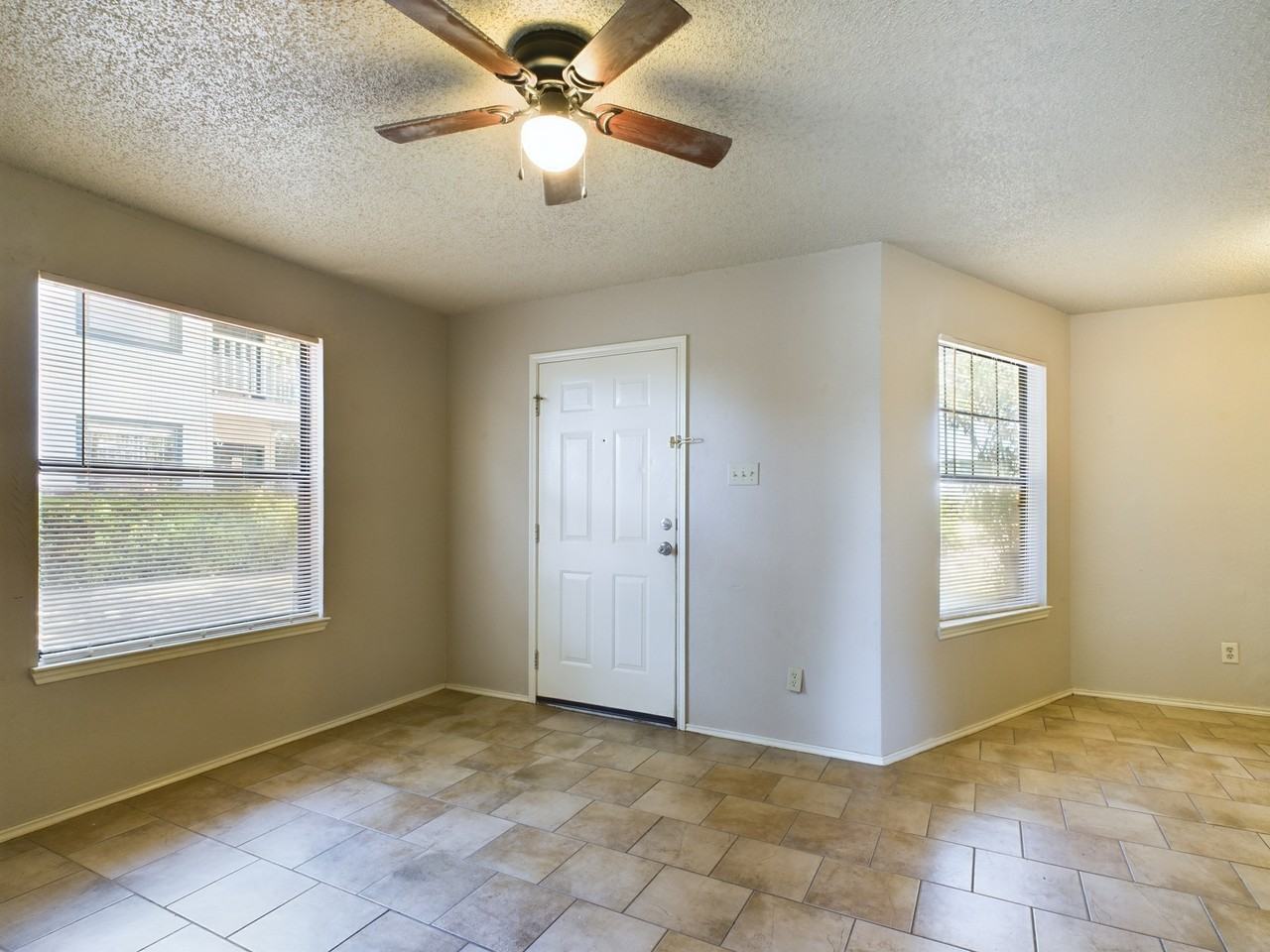 295 Billie Dr #11 - Photo 5 of 9