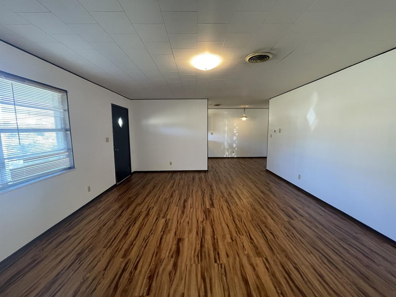 74 Northwest Dr - Photo 3 of 18