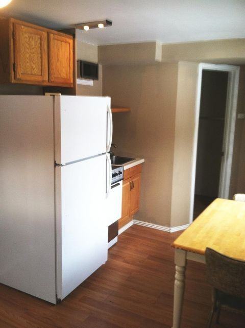 902 S 30th St #8 - Photo 3 of 4