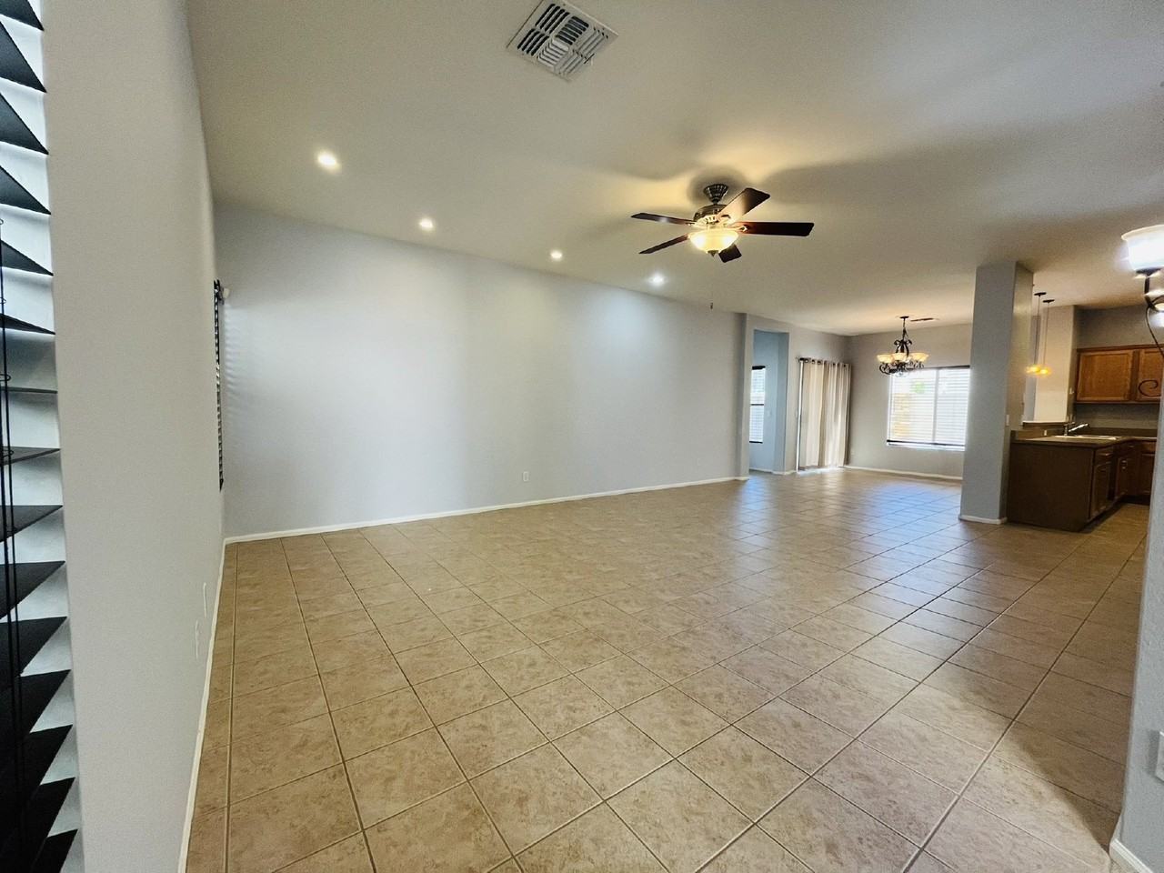 2561 W Woburn Ln - Photo 3 of 22