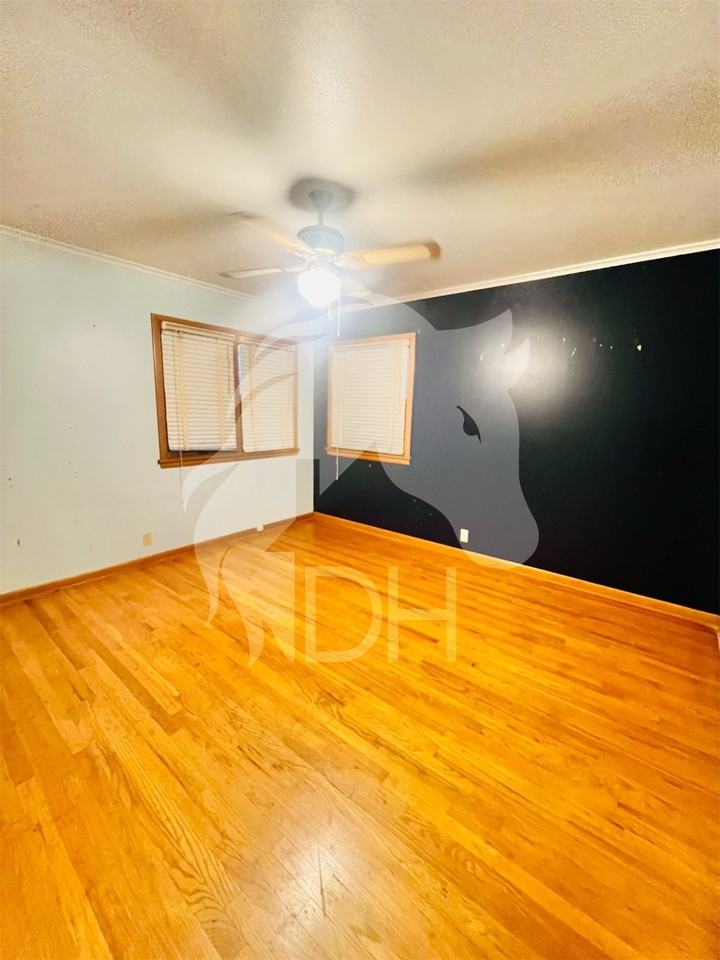 314 S Harding St - Photo 6 of 25