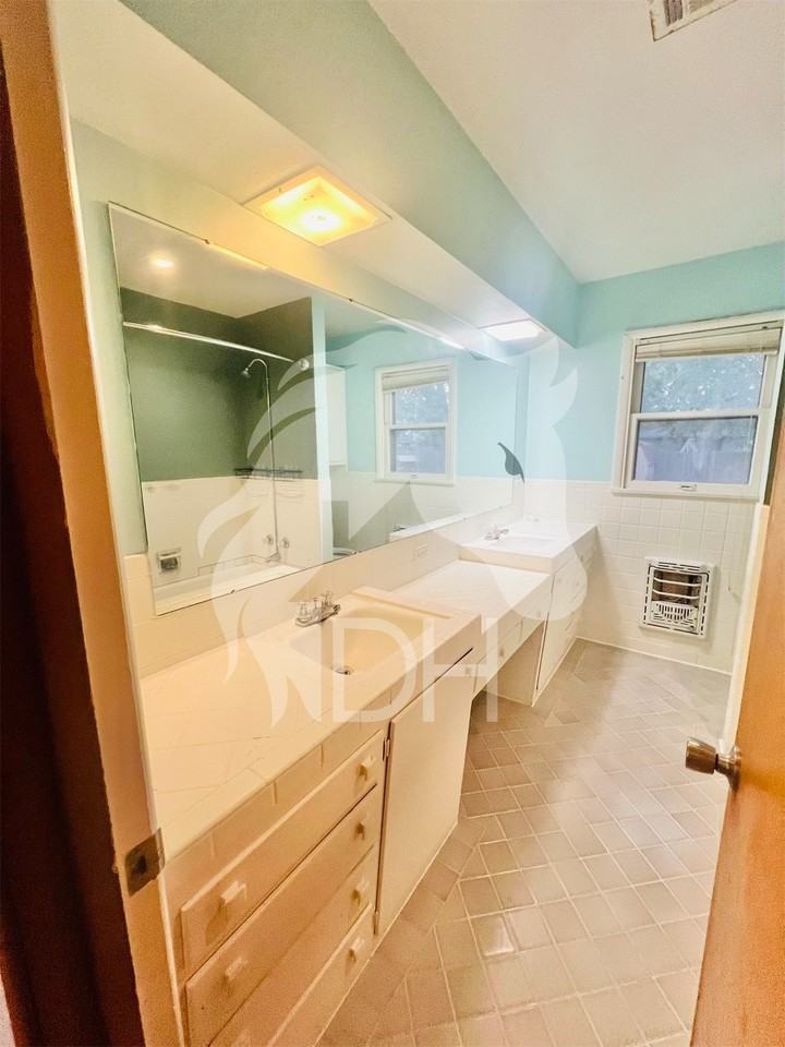 314 S Harding St - Photo 7 of 25