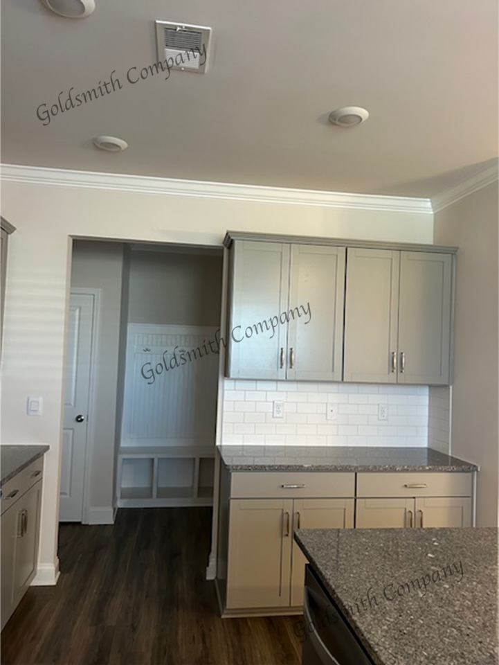 517 Yellow Fox Rd - Photo 4 of 19