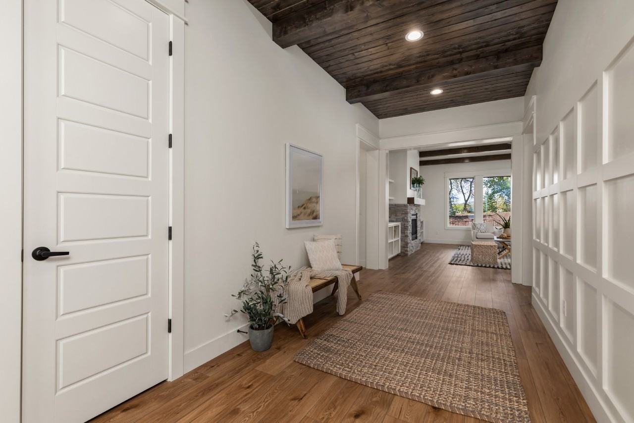 3882 W Haverhill St - Photo 2 of 27