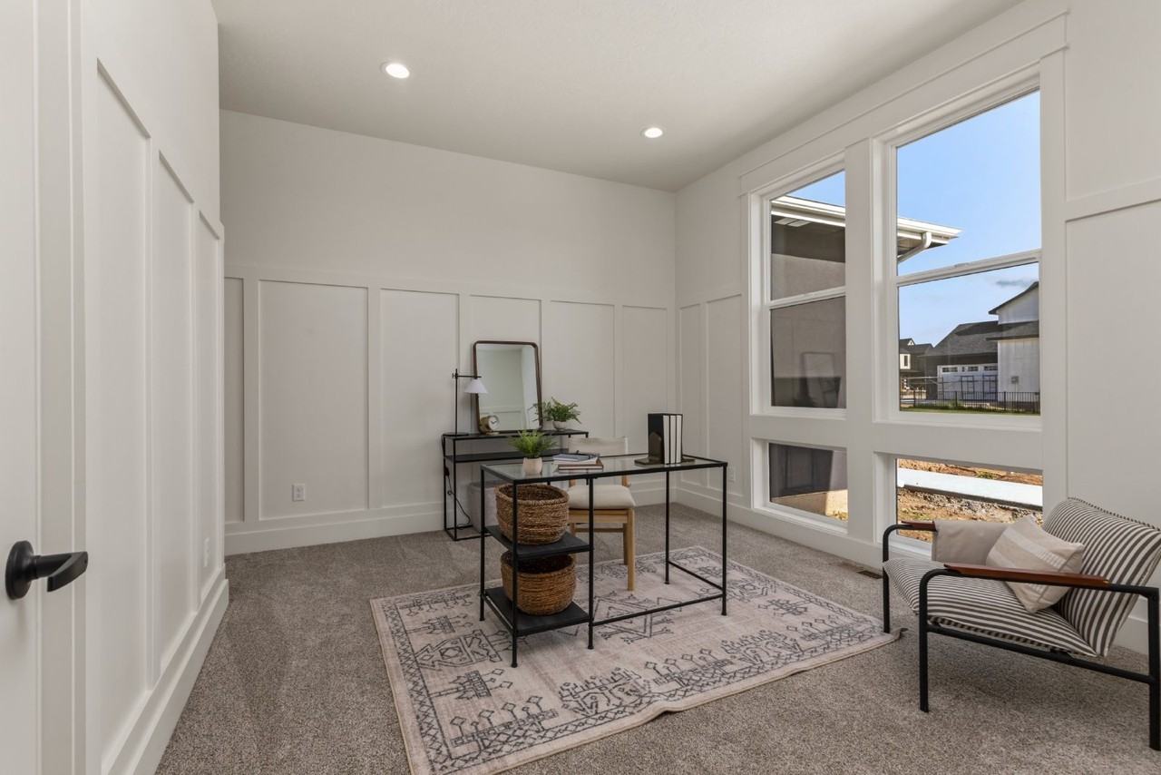 3882 W Haverhill St - Photo 3 of 27