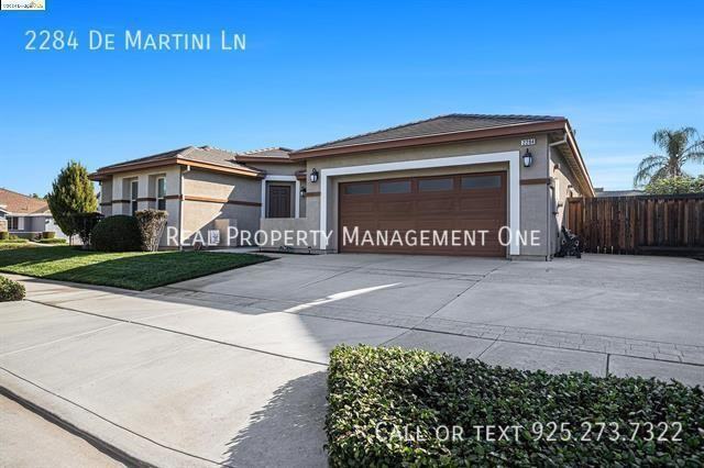 2284 Demartini Ln - Photo 2 of 30