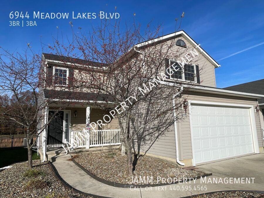 6944 Meadow Lakes Blvd - Photo 2 of 31