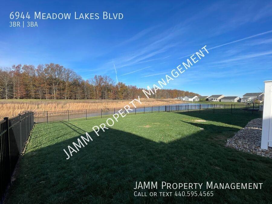 6944 Meadow Lakes Blvd - Photo 3 of 31