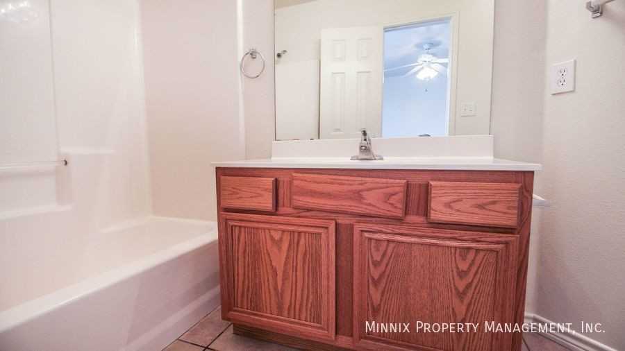 5421 Marshall St #B - Photo 6 of 24