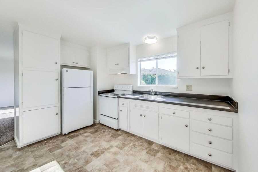 1669 Mono Ave - Photo 2 of 21