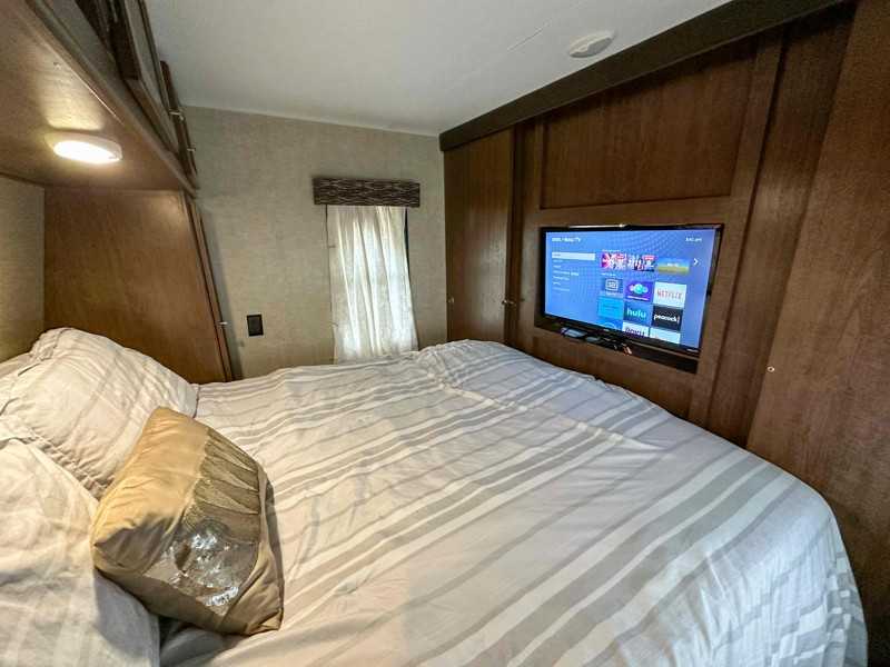 6343 Mark Ln - Photo 5 of 22