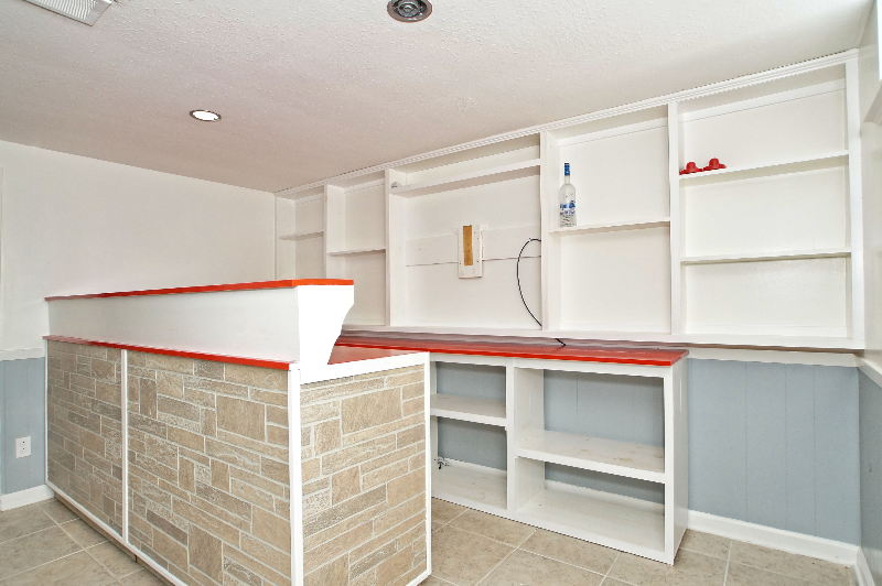 1071 Cranbrook Dr - Photo 5 of 11